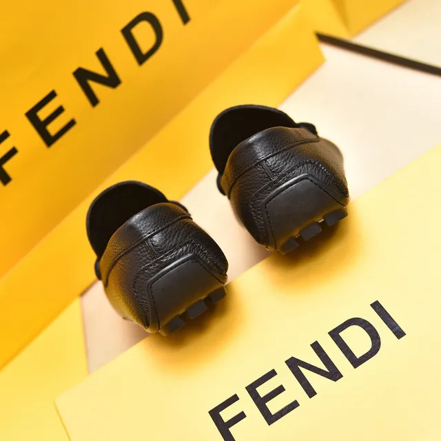Fendi Monster Preto Dourado Couro granulado Mocassim 3