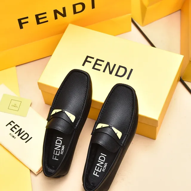 Fendi Monster Preto Dourado Couro granulado Mocassim 4
