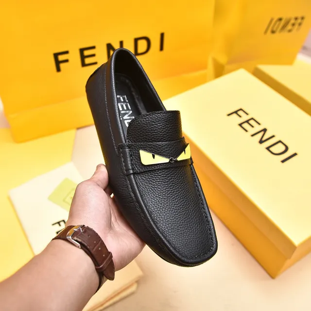 Fendi Monster Preto Dourado Couro granulado Mocassim 6