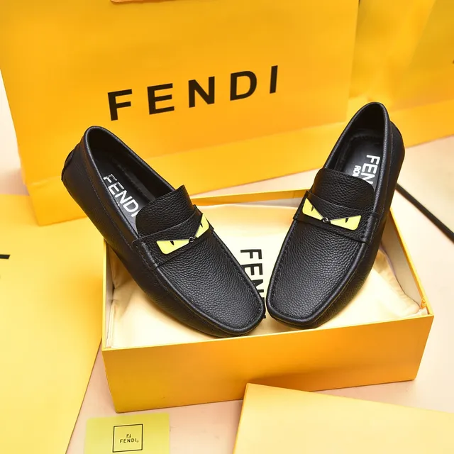 Fendi Monster Preto Dourado Couro granulado Mocassim 8
