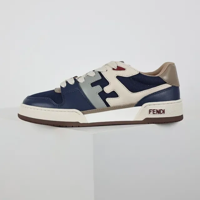 Fendi Navy Beige Tênis Lifestyle Low-Top com Camadas de Textil e Couro no Upper 9