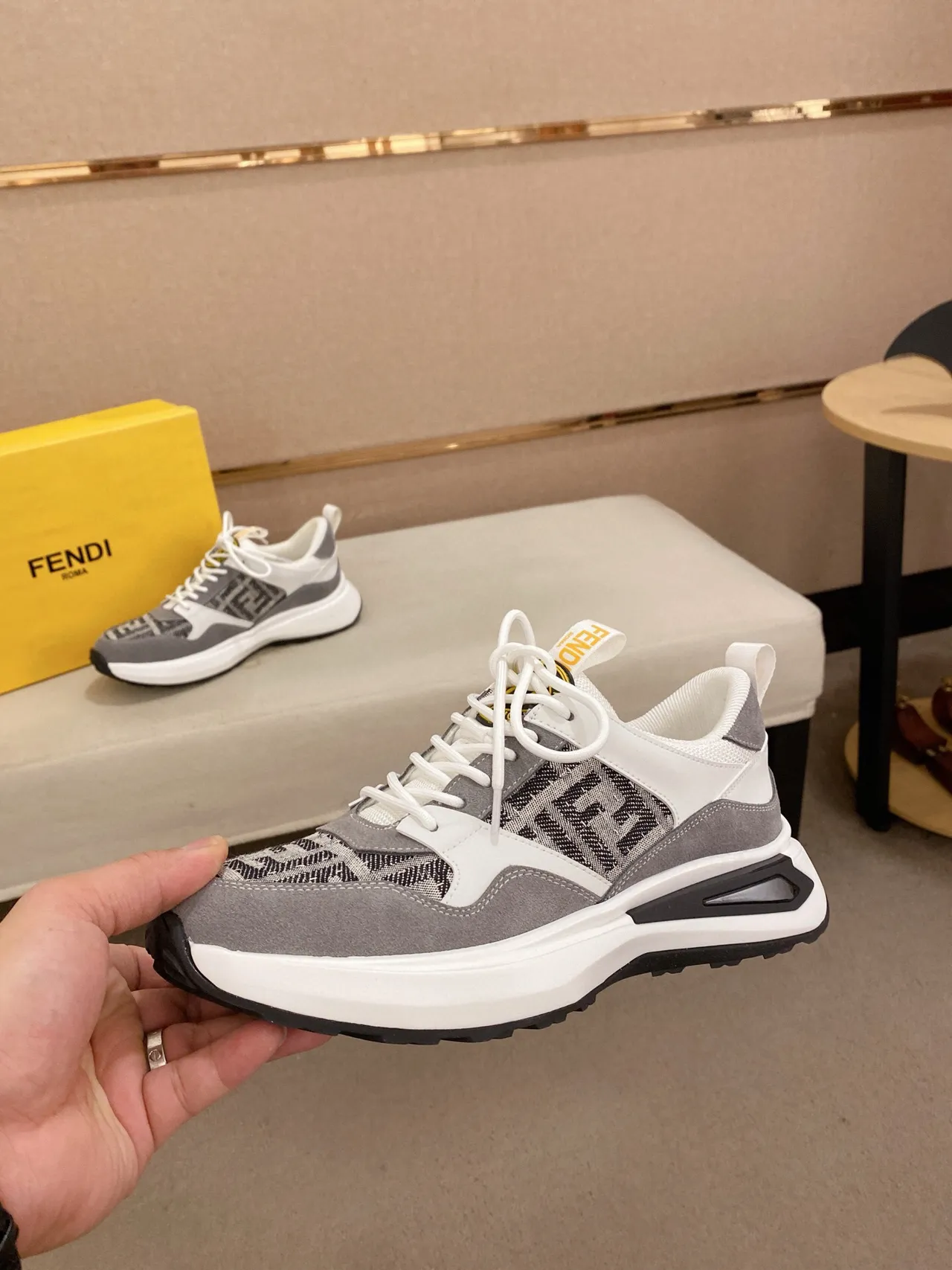 Fendi Run Away Cinza Branco FF Monograma Jacquard Sola multicamadas Tênis chunky 3