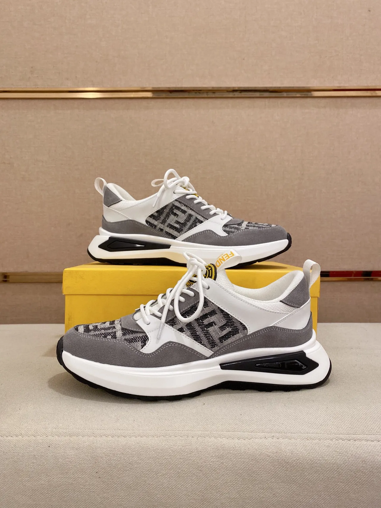 Fendi Run Away Cinza Branco FF Monograma Jacquard Sola multicamadas Tênis chunky 7