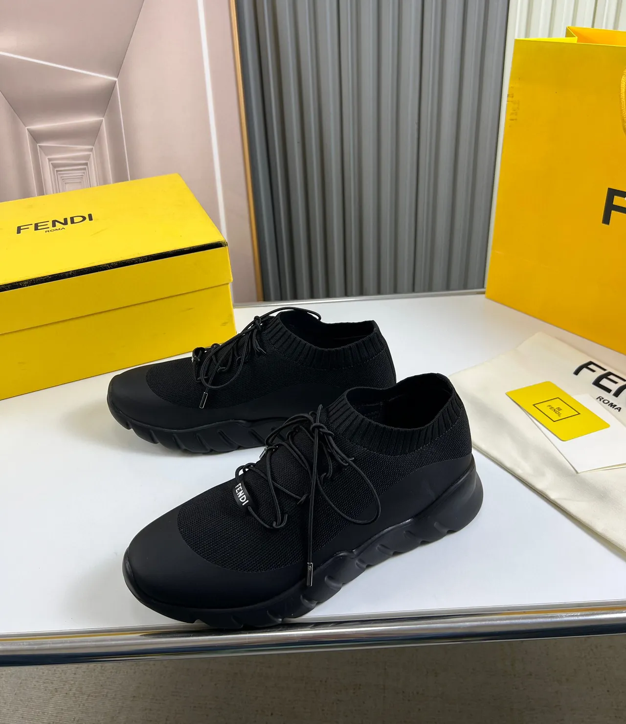 Fendi Speed Trainer Tênis chunky preto de malha com ajuste de meia 7