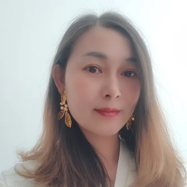 Amber Resin Leaf Clip-On Earrings 2