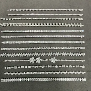 Pulseras mixtas de piedras de corte múltiple pavé y motivo floral