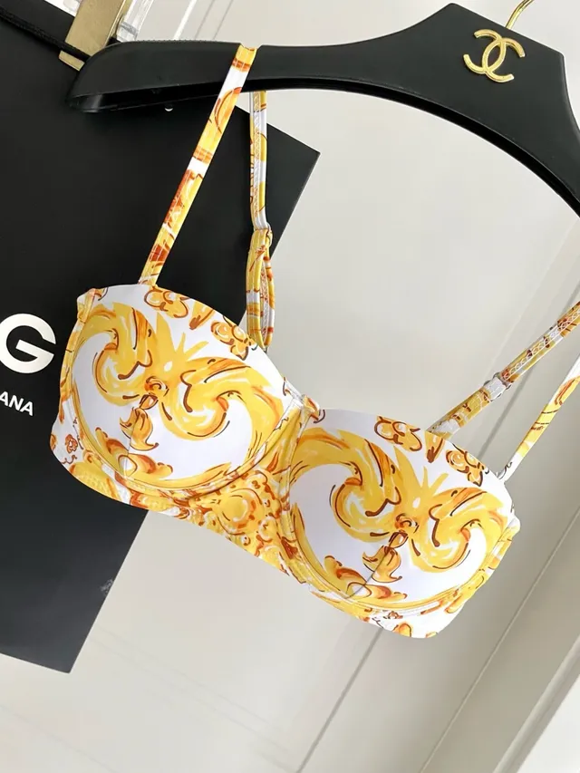 Biquíni com estampado barroco com aro e braga de cintura alta 8