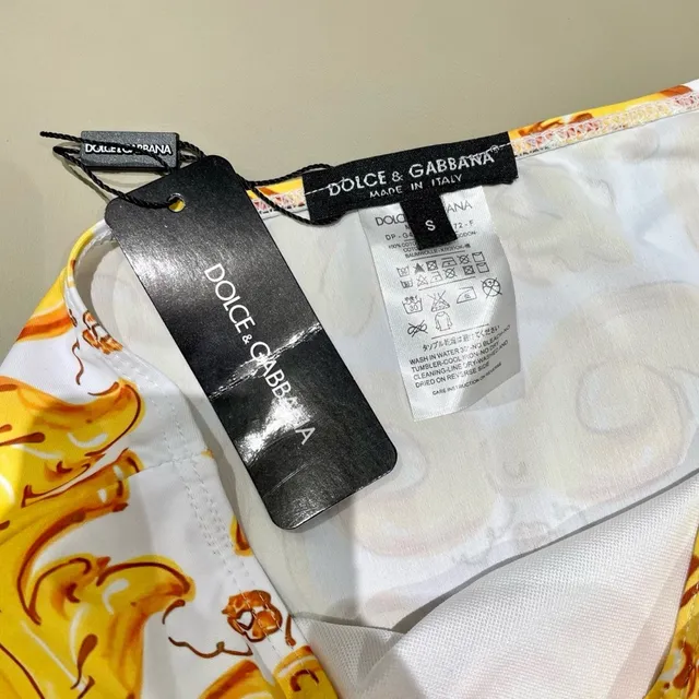 Biquíni com estampado barroco com aro e braga de cintura alta 11