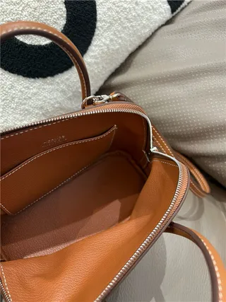 Sac Boston beige marron en forme de dôme avec anse supérieure 10