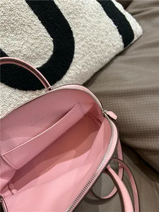 Sac Boston beige marron en forme de dôme avec anse supérieure 19