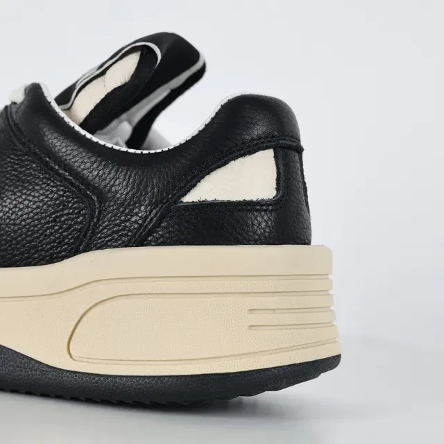 Black and Cream Star Logo Platform Lifestyle Sneakers 4