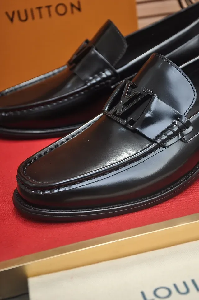 Black Glossy Leather Tassel Loafer 2