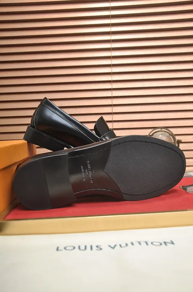 Black Glossy Leather Tassel Loafer 3