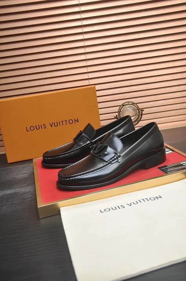 Black Glossy Leather Tassel Loafer 4