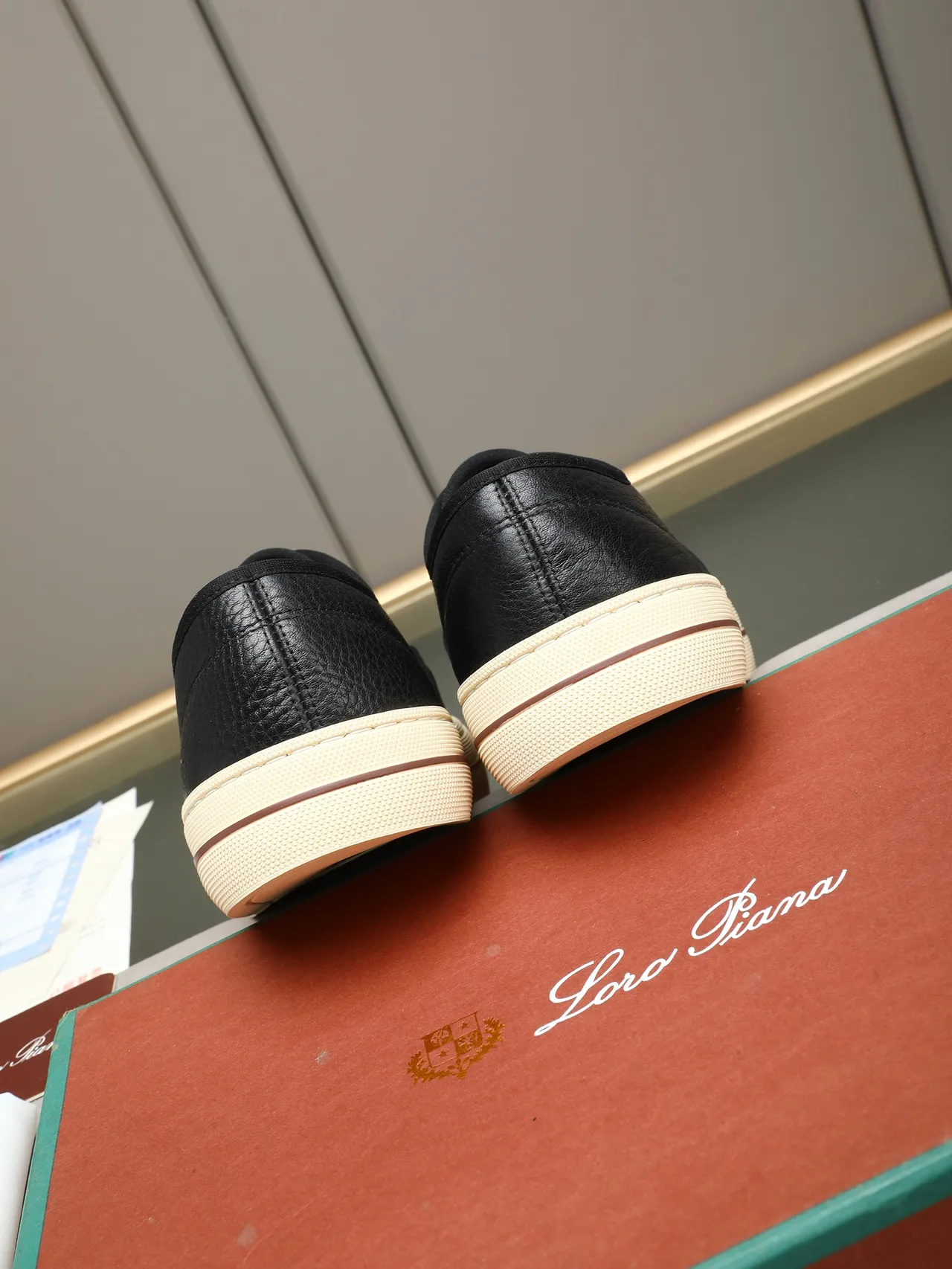 Black Pebbled Leather Lace-Up Casual Shoe 3