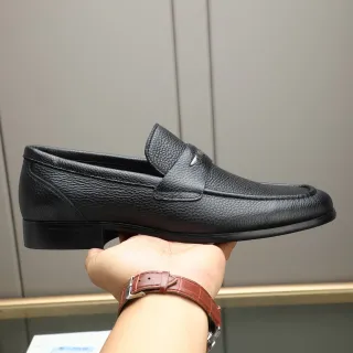 黑色粒面皮革 Penny Strap 乐福鞋