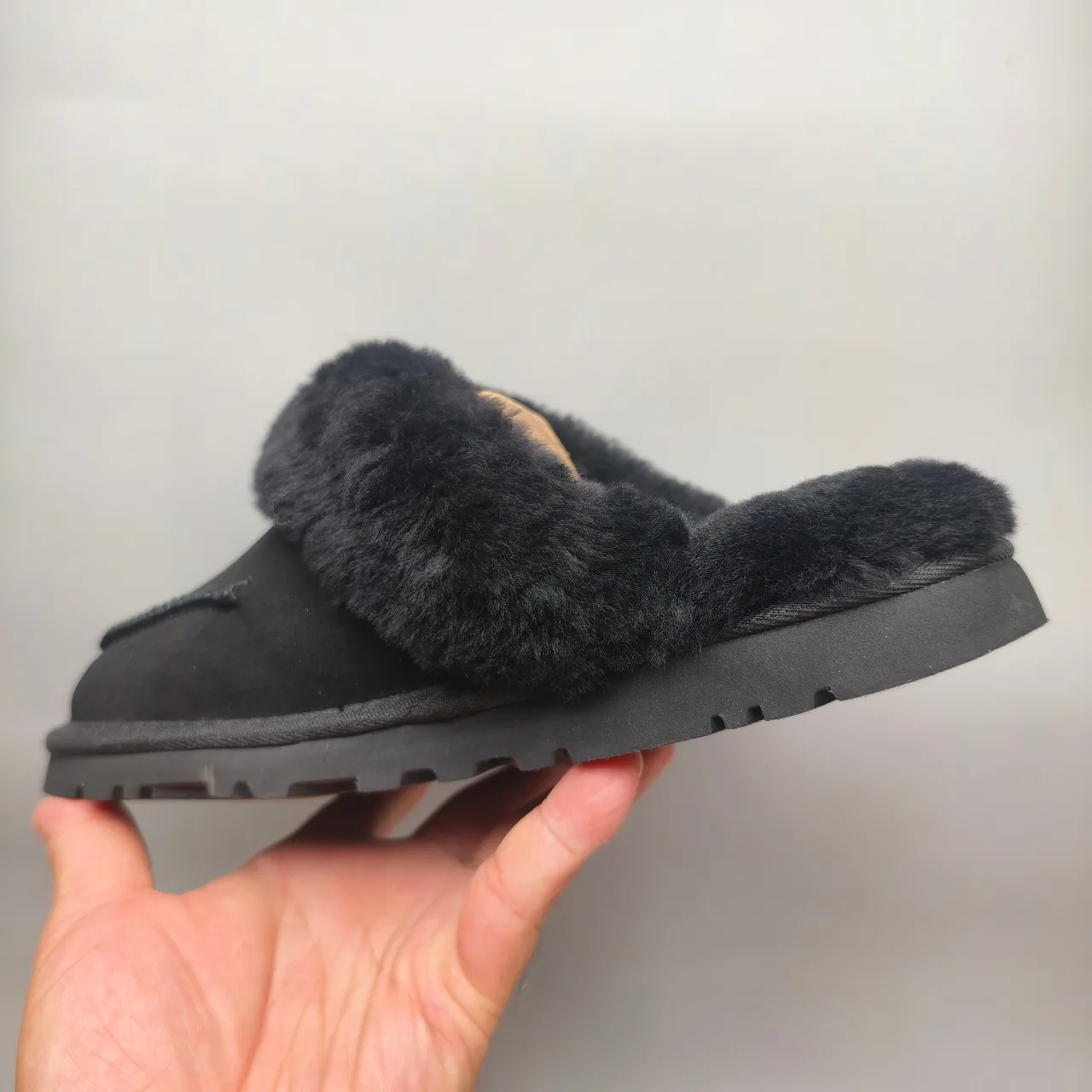 Black Plush Faux Fur Strap Suede-Like Upper Slippers 4