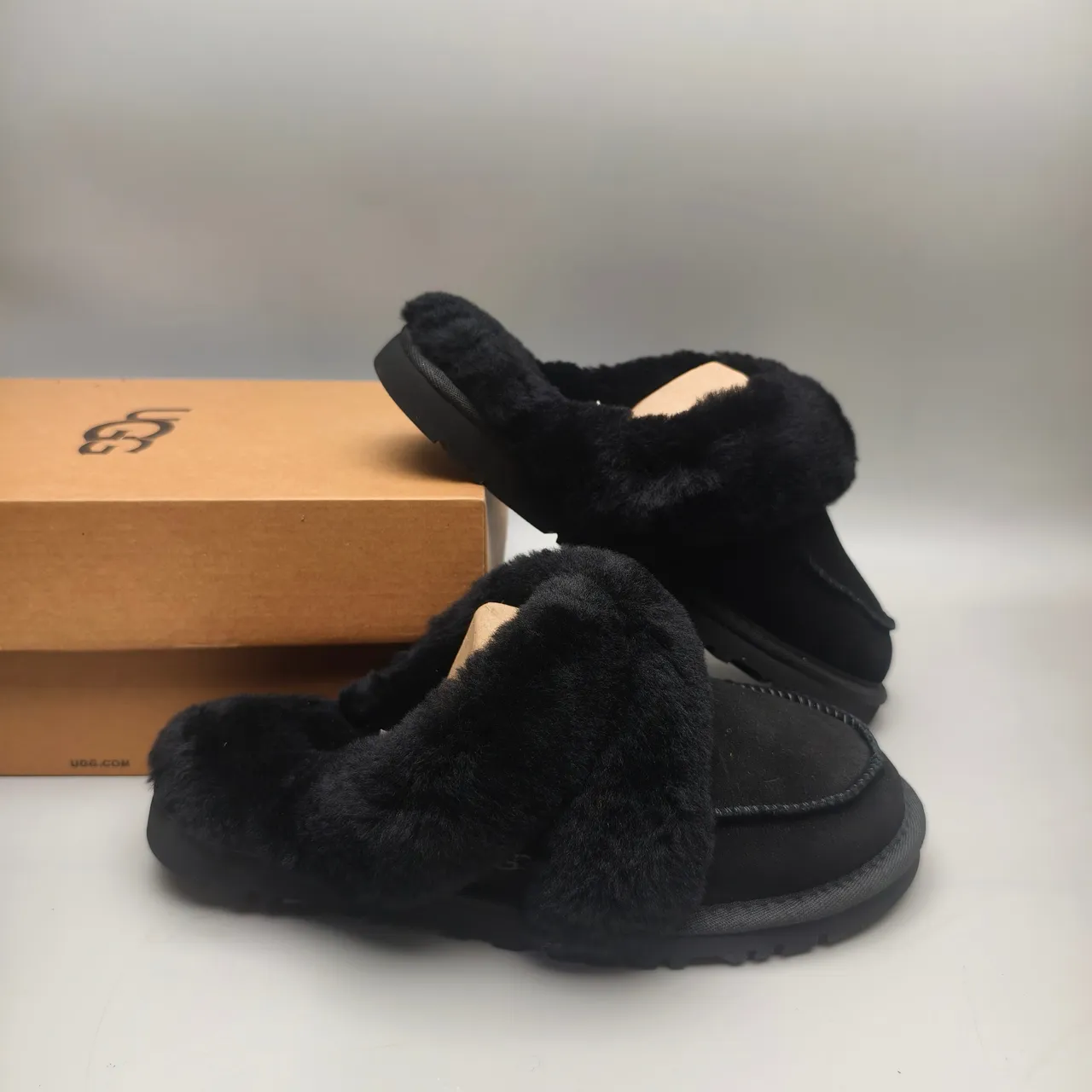 Black Plush Faux Fur Strap Suede-Like Upper Slippers 6