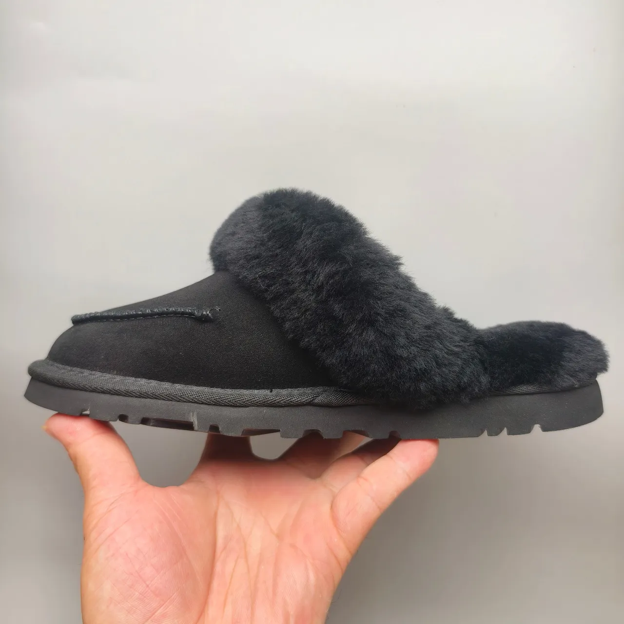 Black Plush Faux Fur Strap Suede-Like Upper Slippers 7
