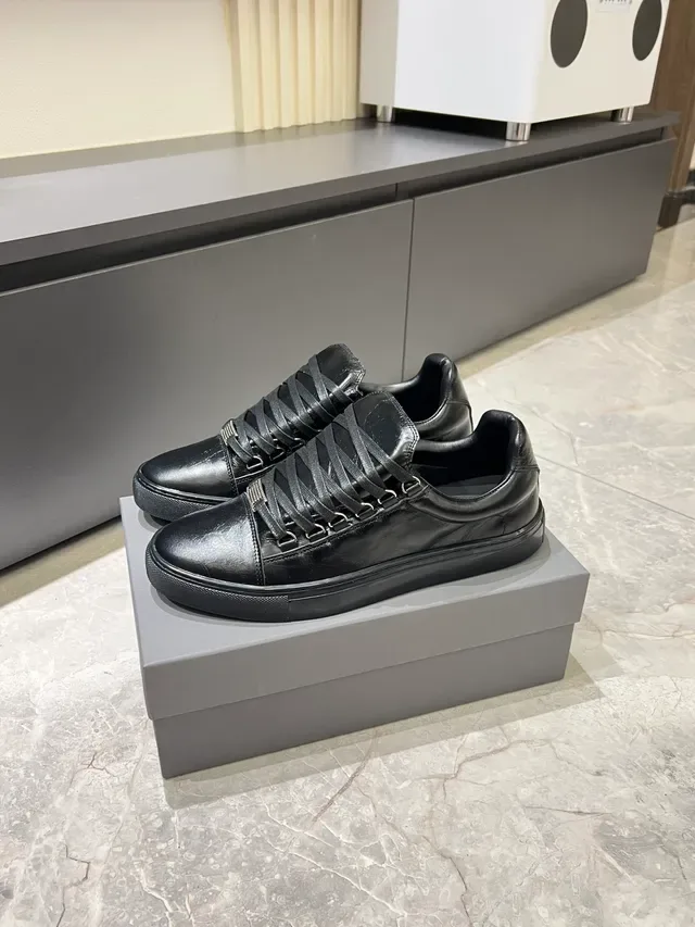 Black Smooth Leather Low-Top Platform Sneakers 5