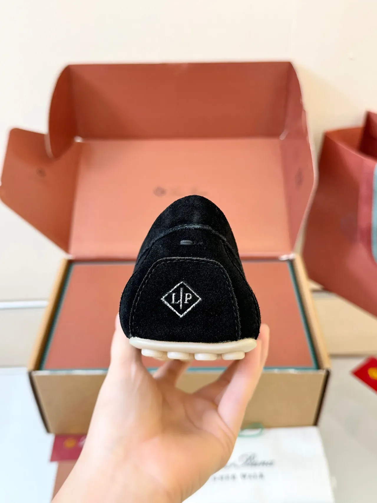 Loafer daim noir à bride penny 4