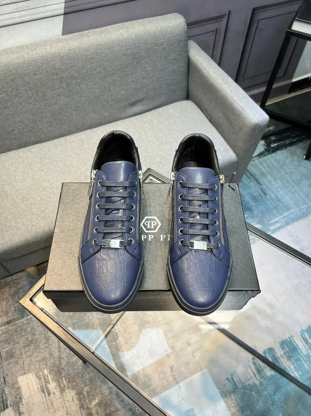 Blue Croc-Embossed Leather Zipper Detail Low-Top Sneakers 3