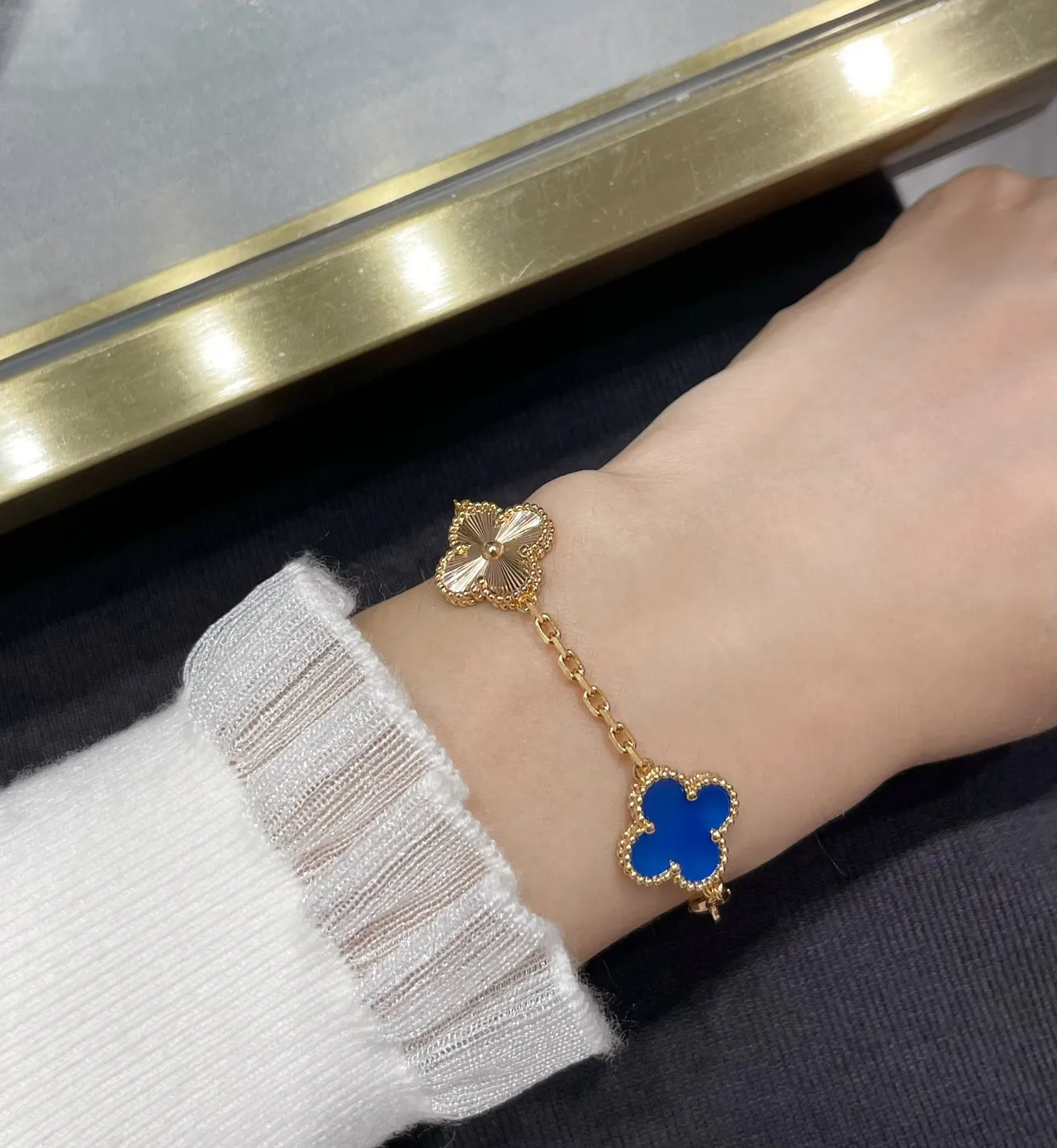 Blue Gold Chain-Link Clover-Shaped Enamel Charms Bracelet 9