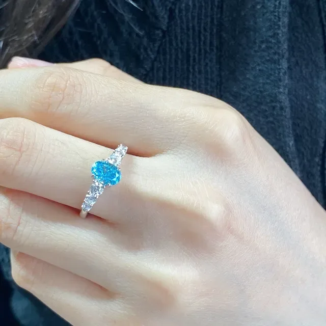 Blue Silver Oval-Cut Central Gemstone Three-Stone Asymmetrical Arrangement Ring 8
