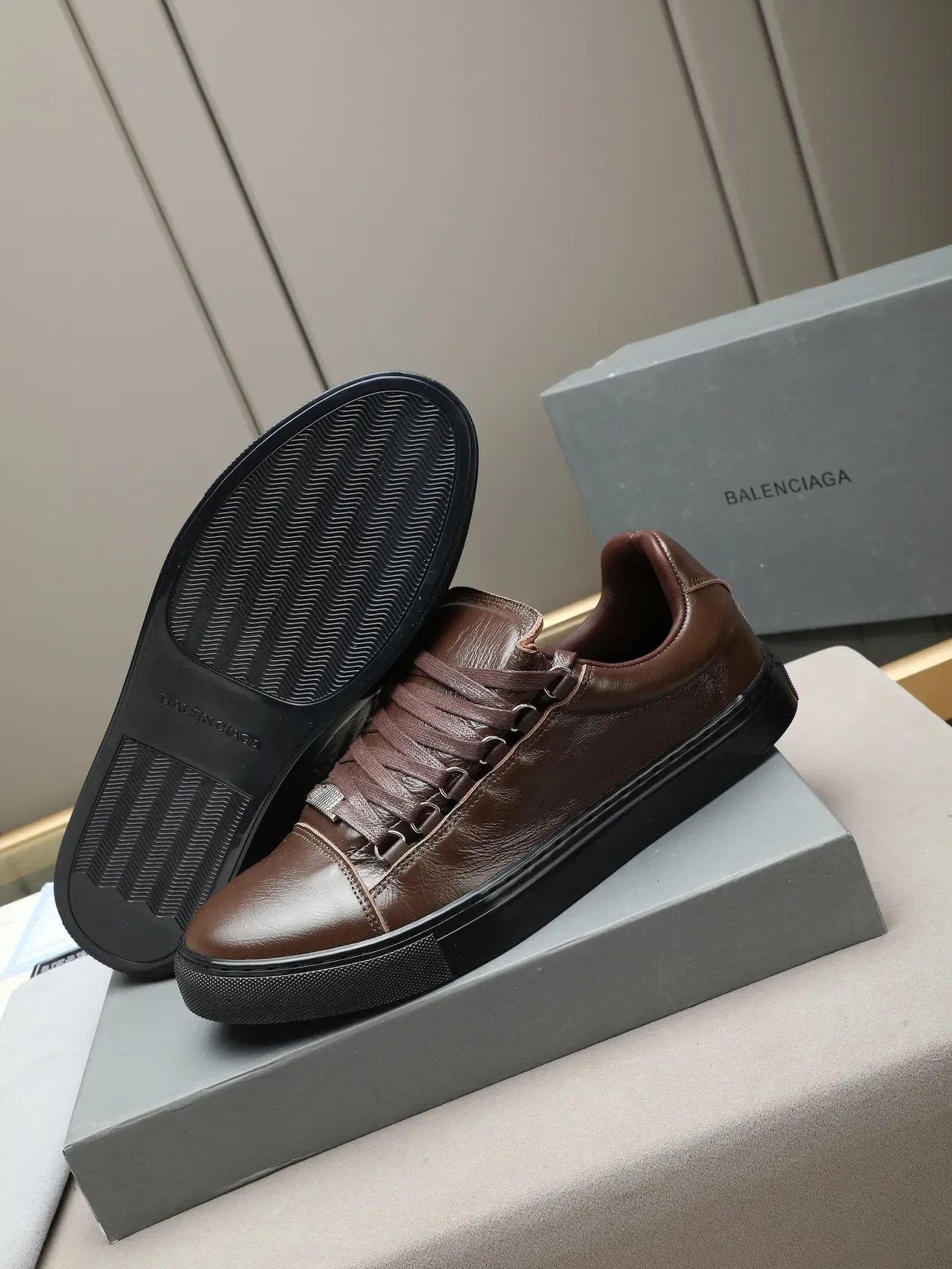 Brown Leather Lace-Up Casual Shoe 4