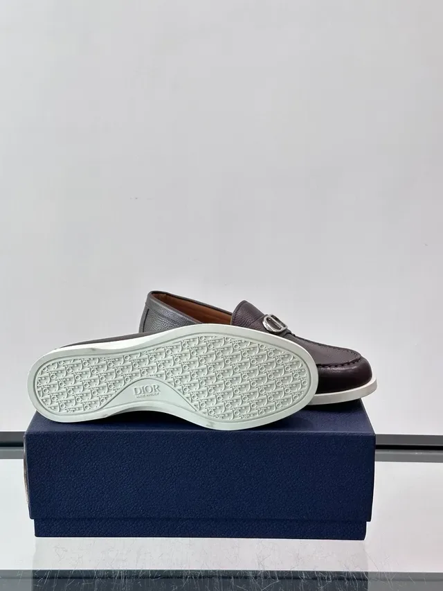 Marron Blanc Cuir Texturé Boucle Métal Mocassin 2