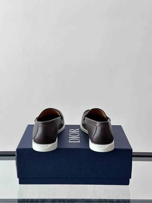 Marron Blanc Cuir Texturé Boucle Métal Mocassin 3