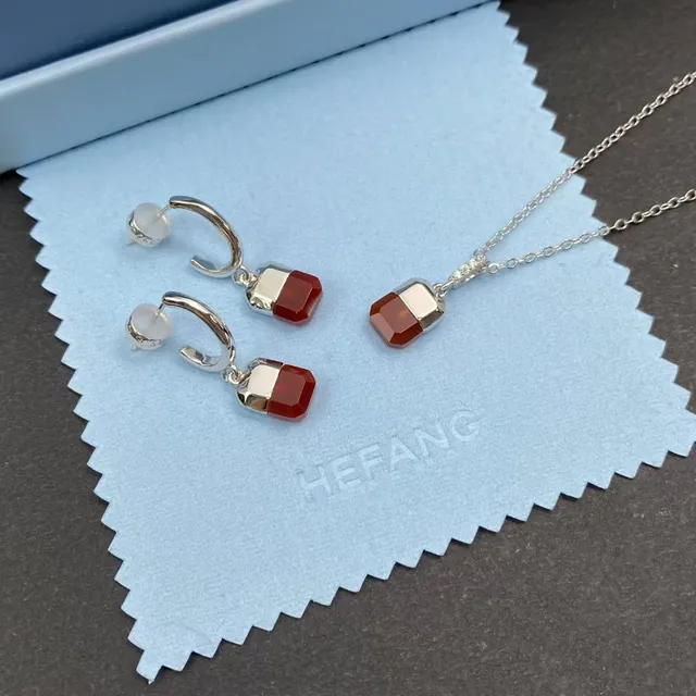 Burgundy Gold Faceted Rectangular Pendant Two-Tone Metal Setting Necklace 5