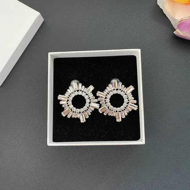 Circular Radiating Baguette-Cut Crystal Stud Earrings 7