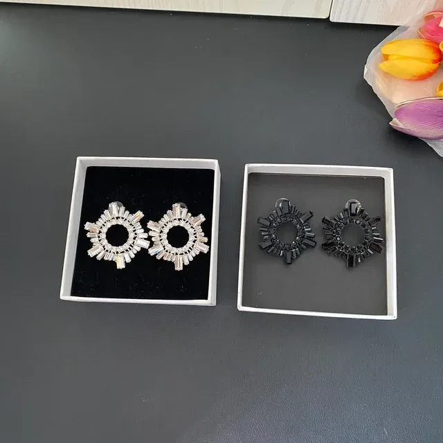 Circular Radiating Baguette-Cut Crystal Stud Earrings 8