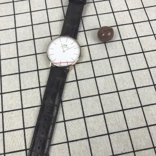 Daniel Wellington Black White Minimalist Dial Alligator-Embossed Leather Strap Quartz Watch