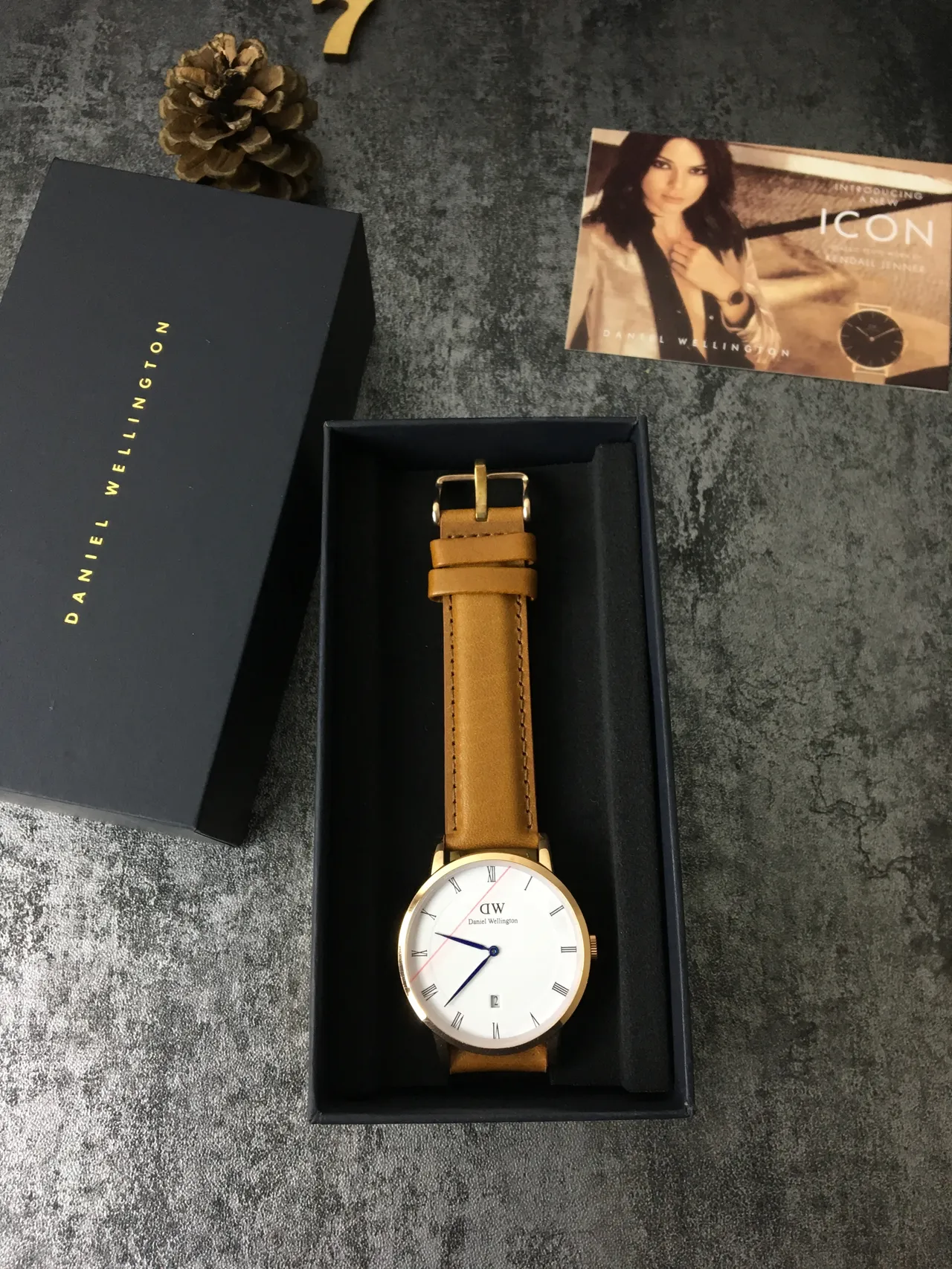Daniel Wellington Classic Brown Gold Minimalist Case Quartz Watch 3