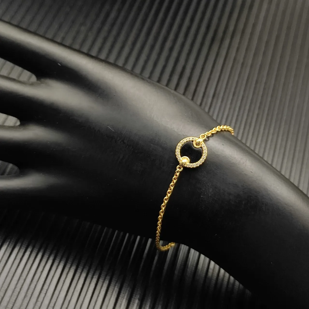 David Yurman Albion Onyx and Pavé Circle Gold Chain Bracelet 5