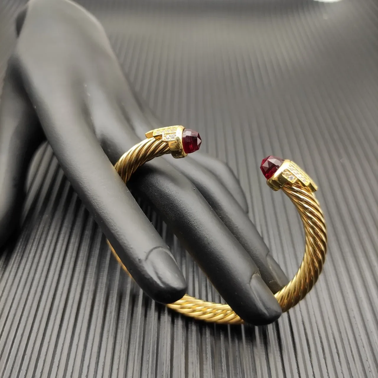 David Yurman Cable Classic Bracelet Grenat Pavé Doré Torsadé 4