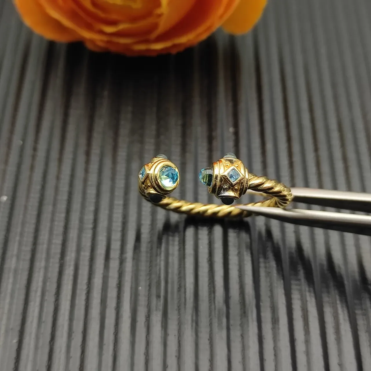 David Yurman Cable Collectibles সোনা নীল মোড়ানো ব্যান্ড ডুয়েল জেম টার্মিনাল আংটি 5