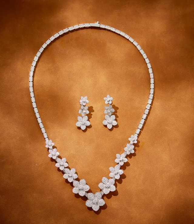 Diamond-Pavé Floral Motif V-Shape Line Necklace 5