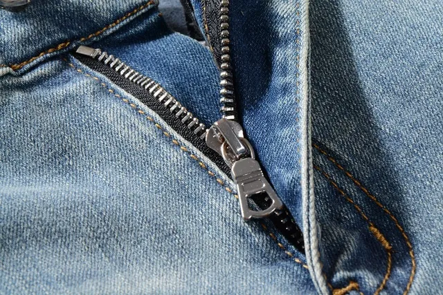 Distressed Mid-Rise Slim-Fit Light Blue Jeans 9