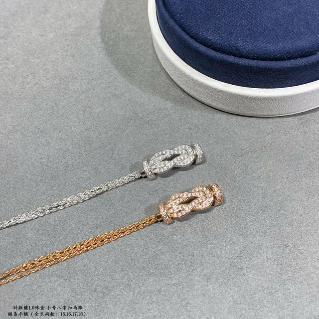 Figure-Eight Knot Pavé Crystal Chain Bracelet 8