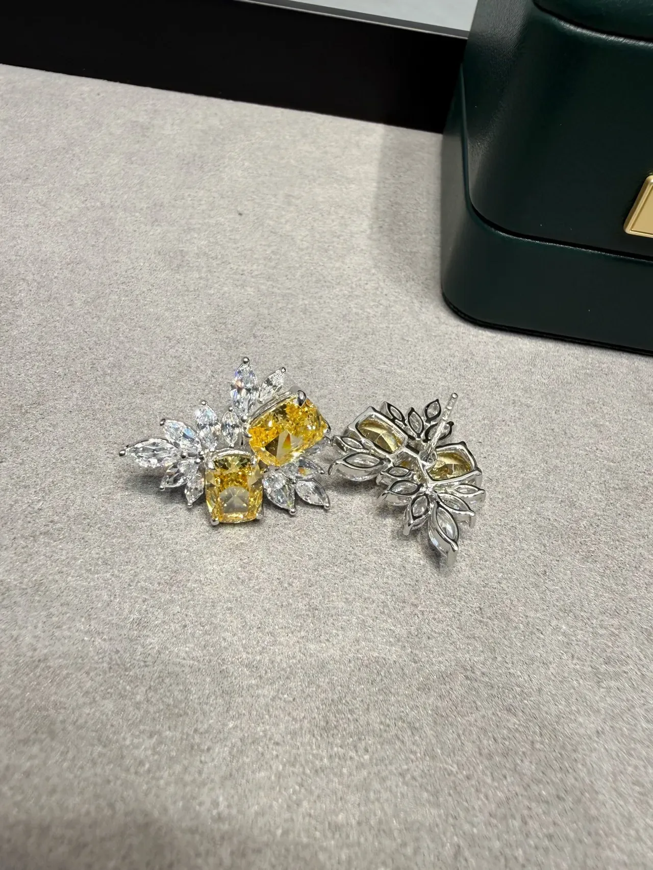 Floral Motif Yellow and Clear Gemstone Cluster Stud Earrings 8
