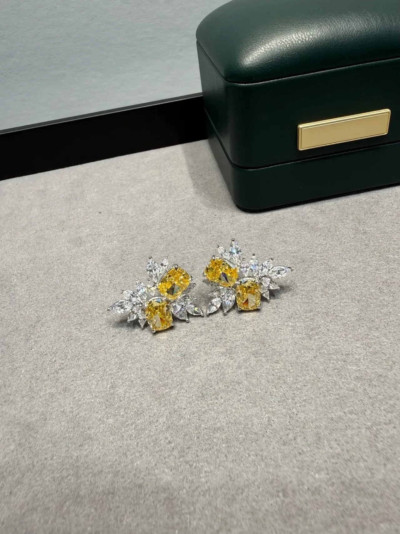 Floral Motif Yellow and Clear Gemstone Cluster Stud Earrings 9
