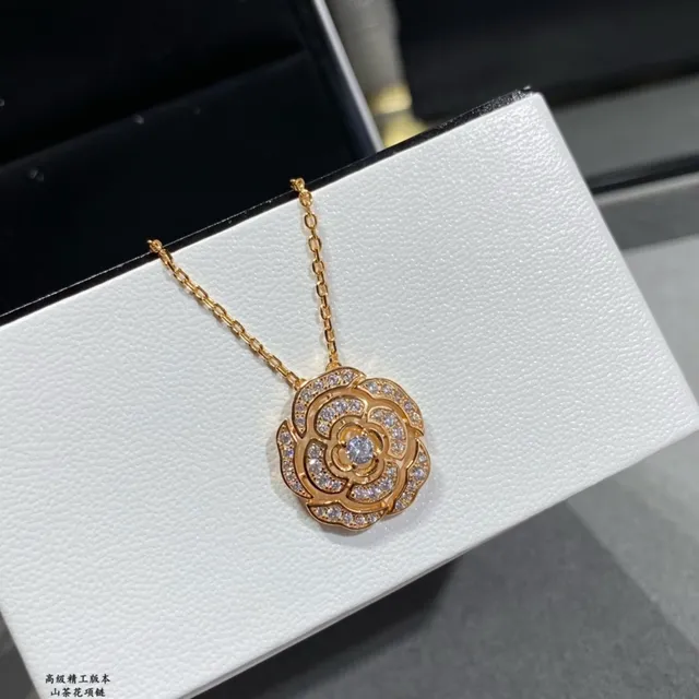 Floral Pavé Layered Pendant Necklace 4