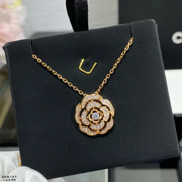 Floral Pavé Layered Pendant Necklace 7