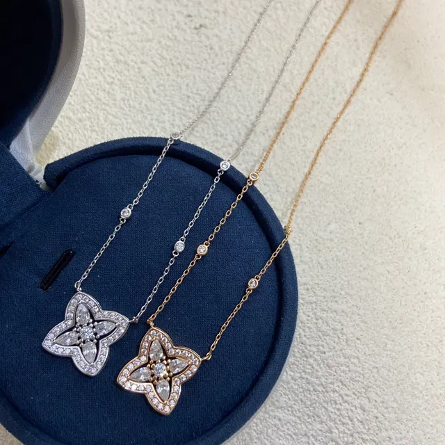 Floral Quatrefoil Diamond Pendant Necklace 2