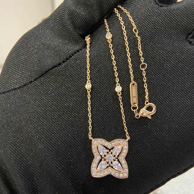 Floral Quatrefoil Diamond Pendant Necklace 3