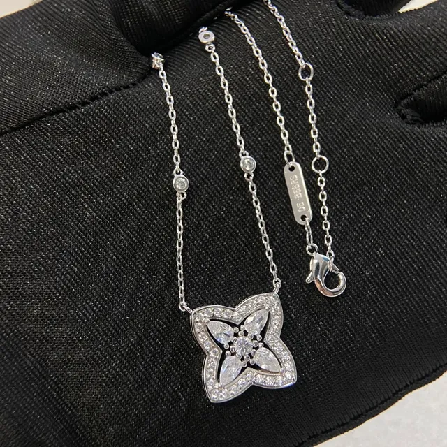 Floral Quatrefoil Diamond Pendant Necklace 4
