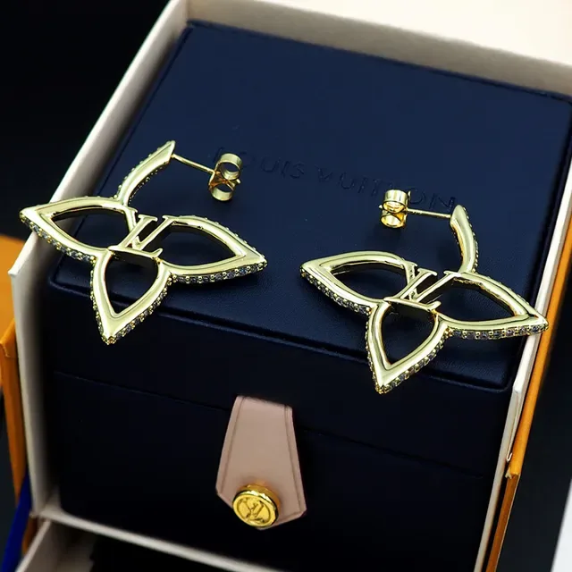 Geometric Pavé Gold-Tone Leaf Motif Earring 4